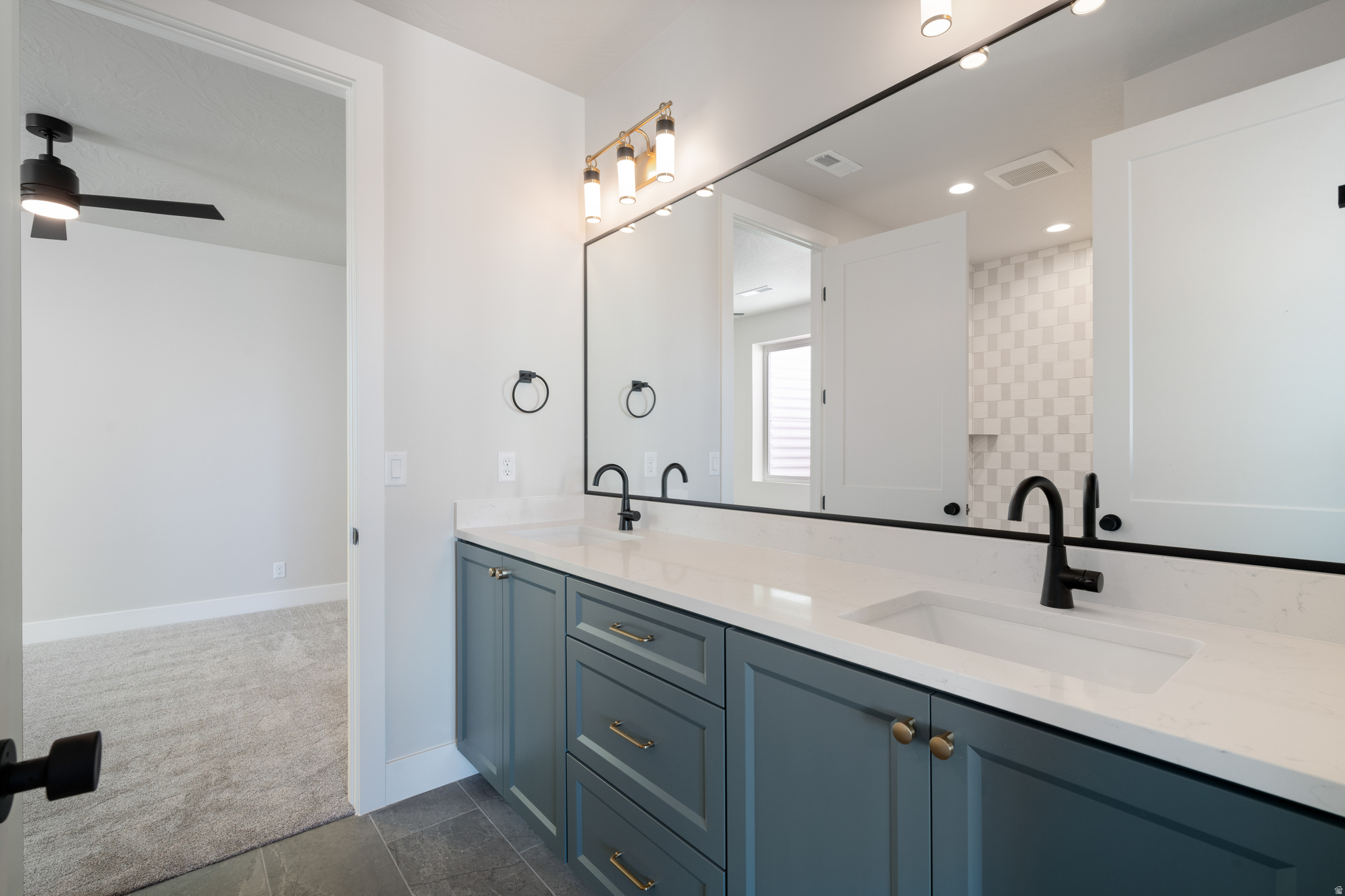 SCENIC POINTE 2 - Residential