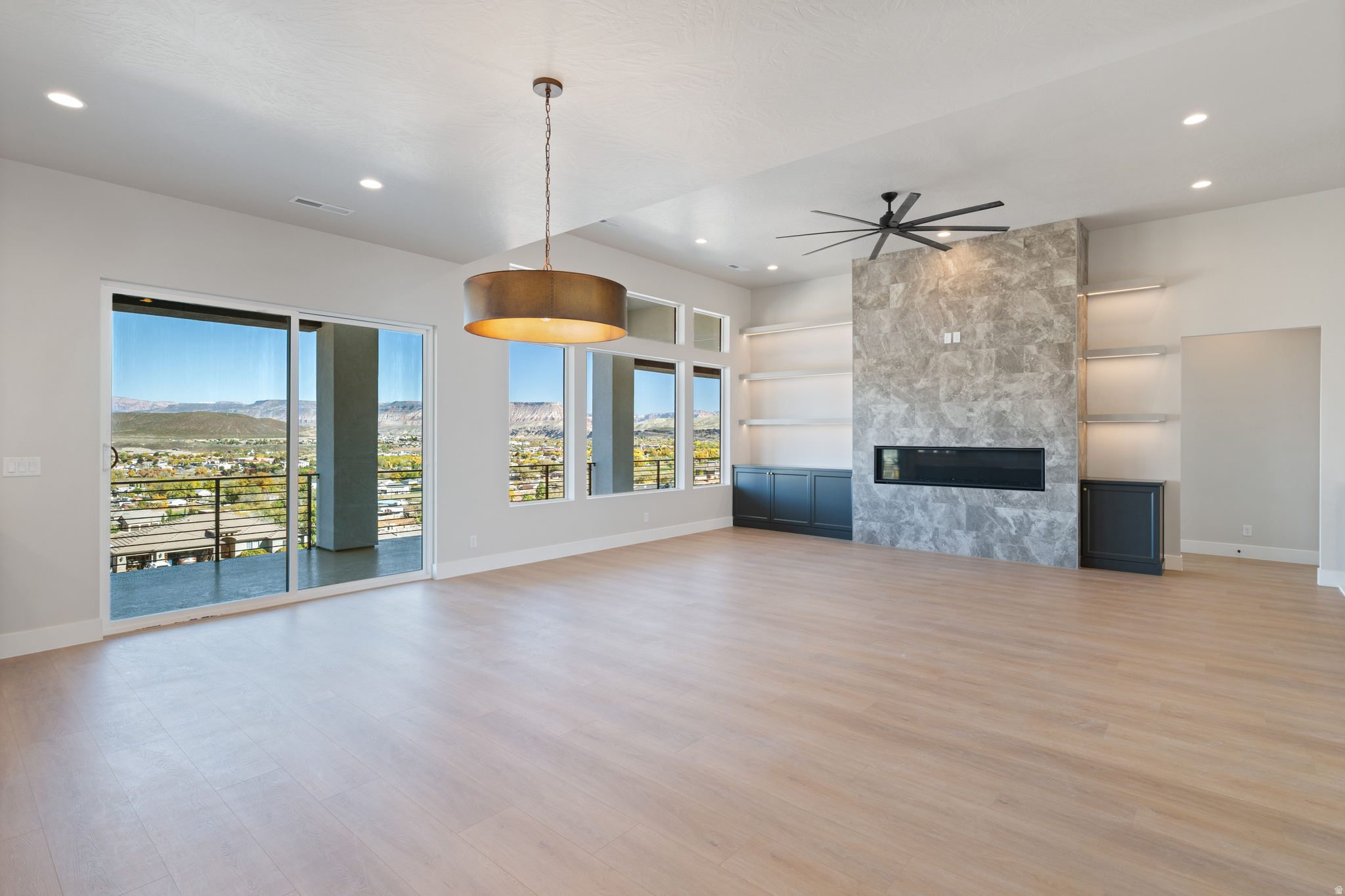 SCENIC POINTE 2 - Residential