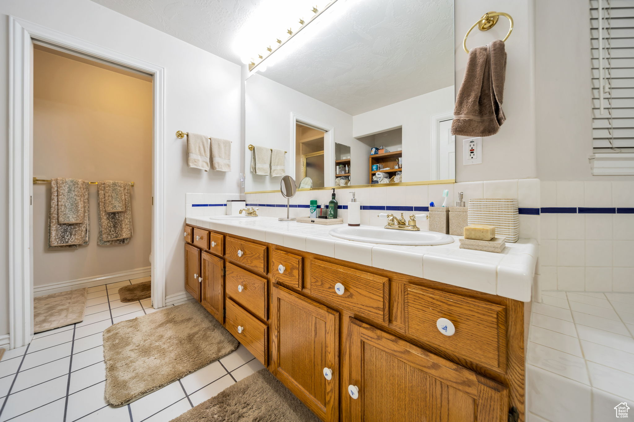 MEADOWS - Residential