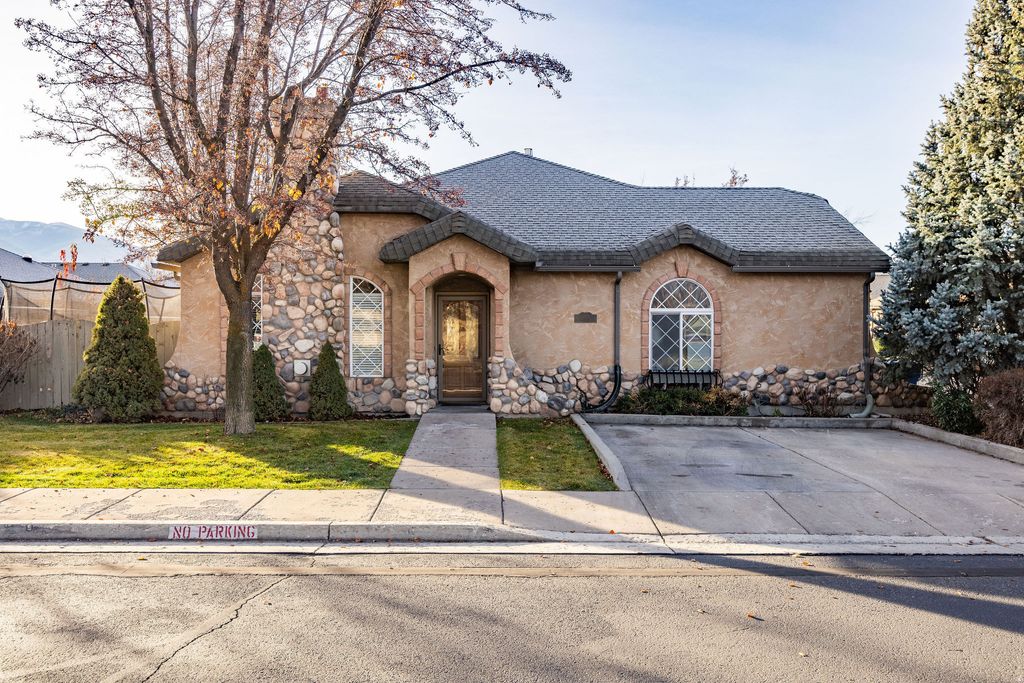 Photo of 410 COBBLESTONE DR, Providence, UT 84332 (MLS # 2124708)