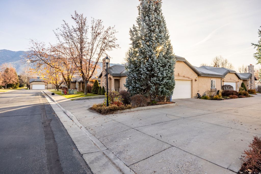 Photo of 410 COBBLESTONE DR, Providence, UT 84332 (MLS # 2124708)