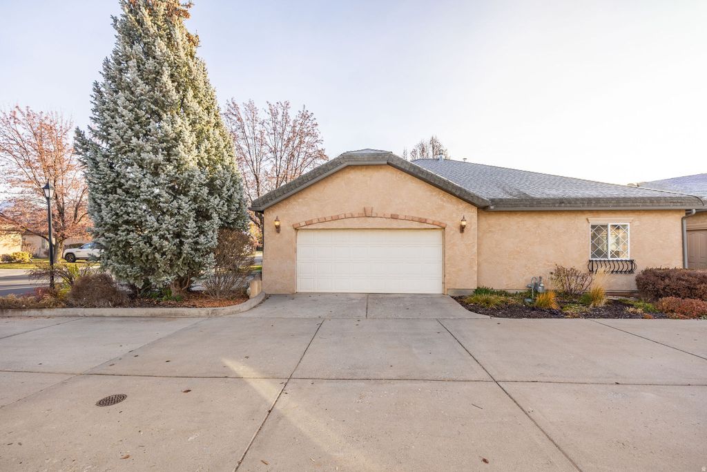 Photo of 410 COBBLESTONE DR, Providence, UT 84332 (MLS # 2124708)