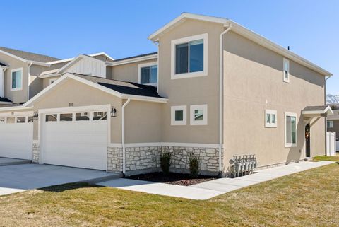 Townhouse For Sale - 184 E 550 #100<br/> Cache County, Richmond, UT 84333