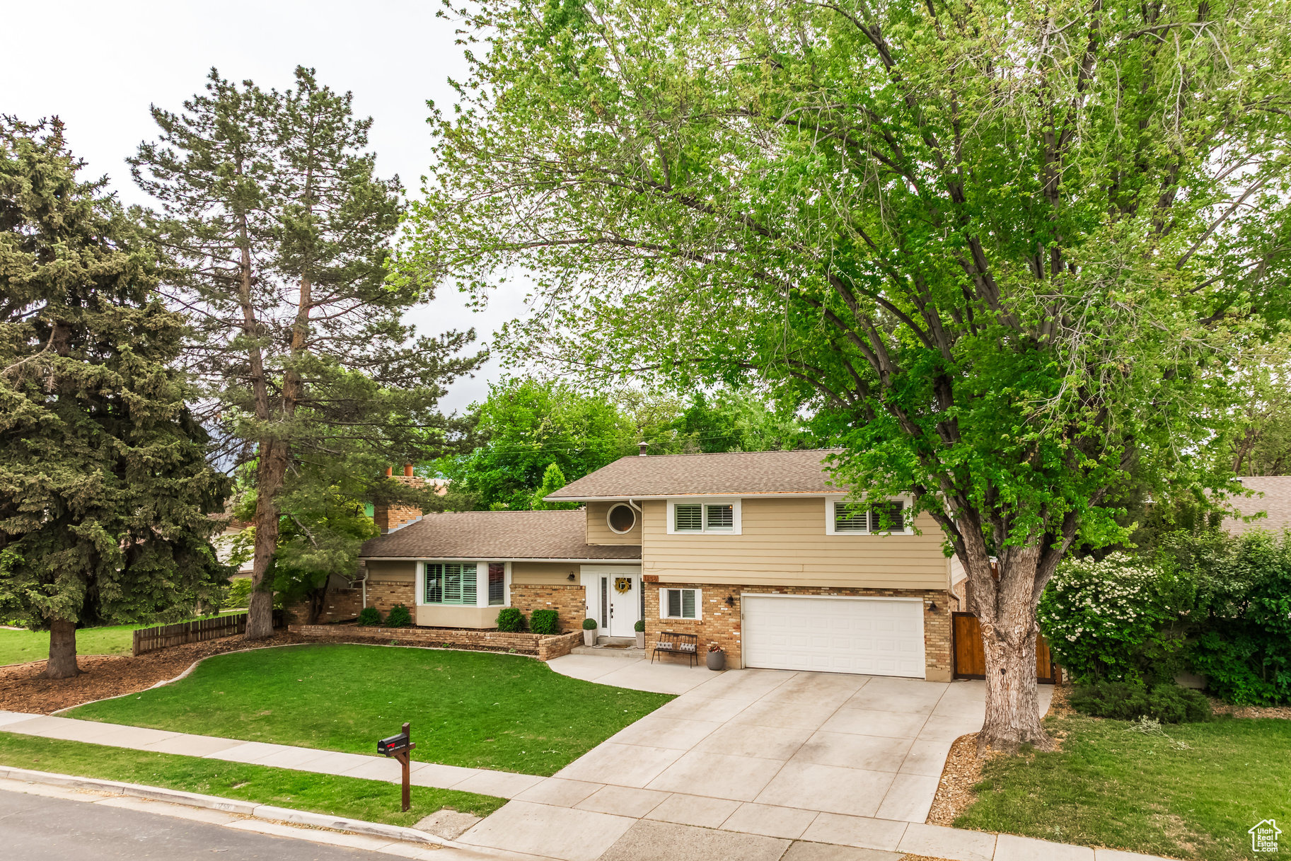 1256 E Darby Cir, Murray, Utah image 1