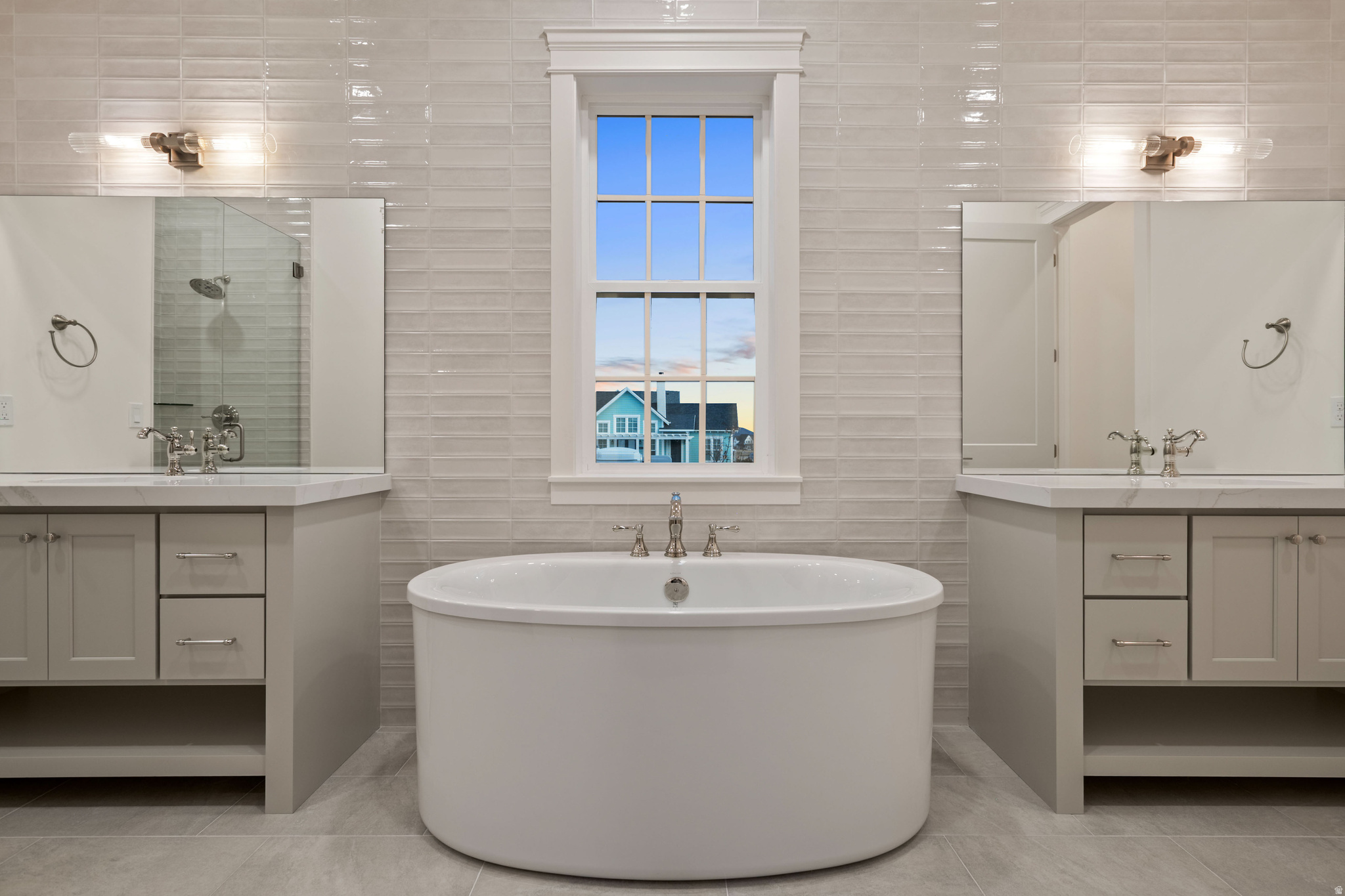 DAYBREAK - Residential