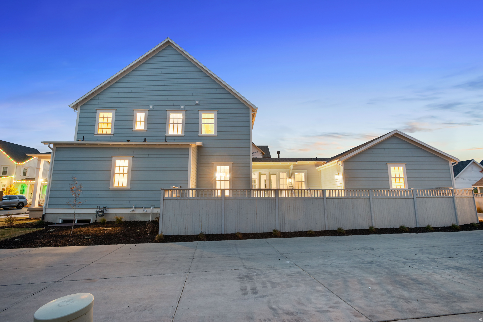 DAYBREAK - Residential