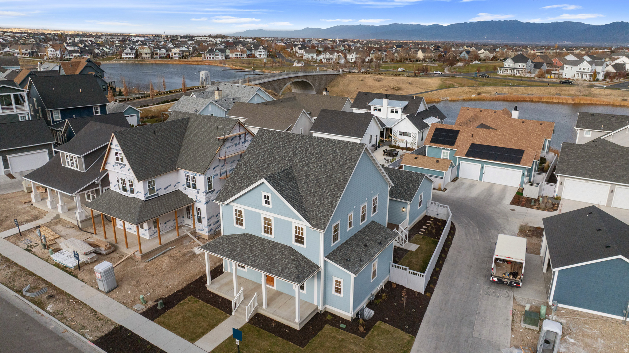 DAYBREAK - Residential