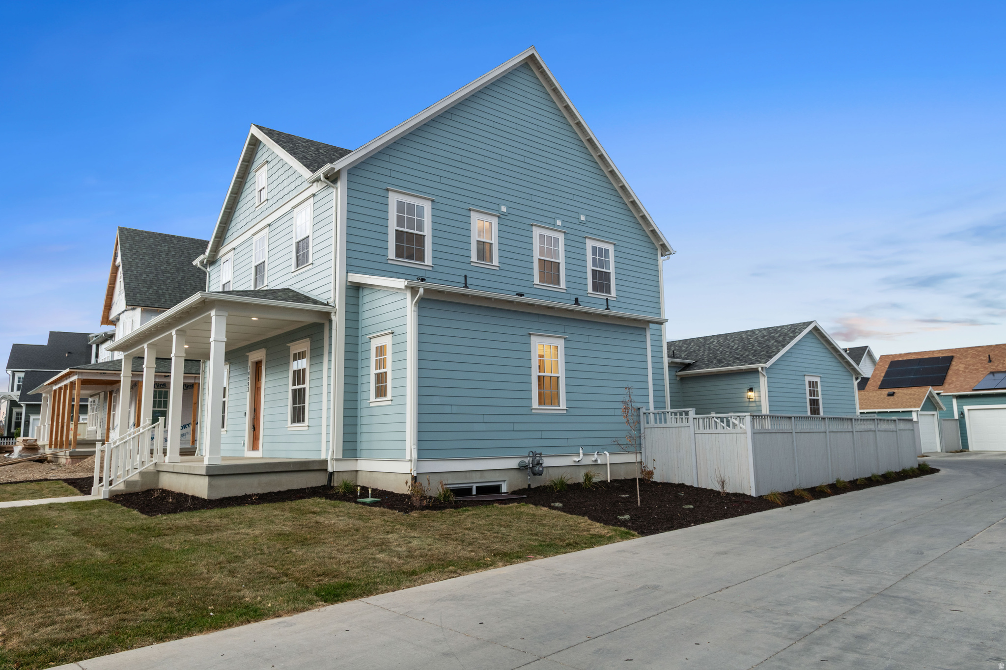 DAYBREAK - Residential