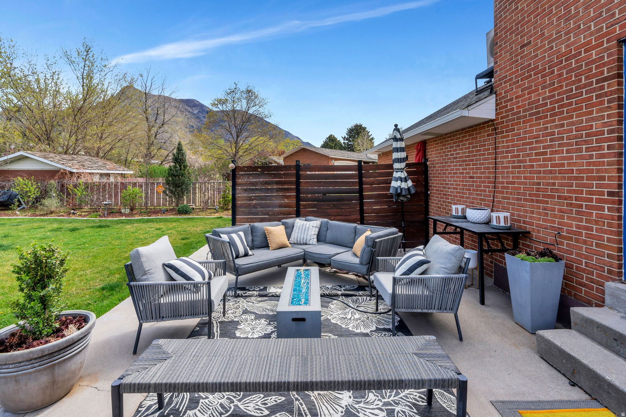 HIGHLAND MANOR ESTATES - Residential