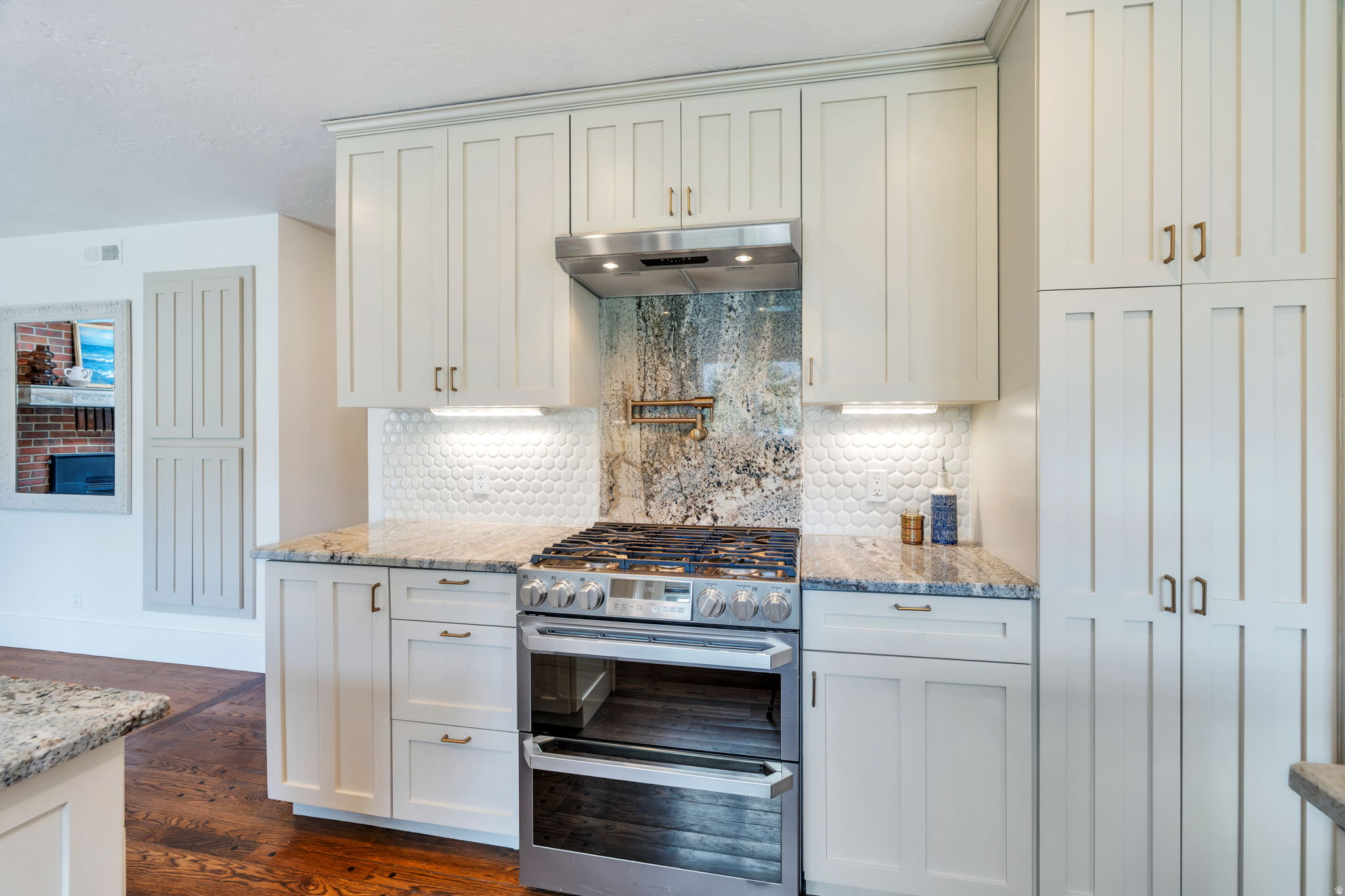 HIGHLAND MANOR ESTATES - Residential