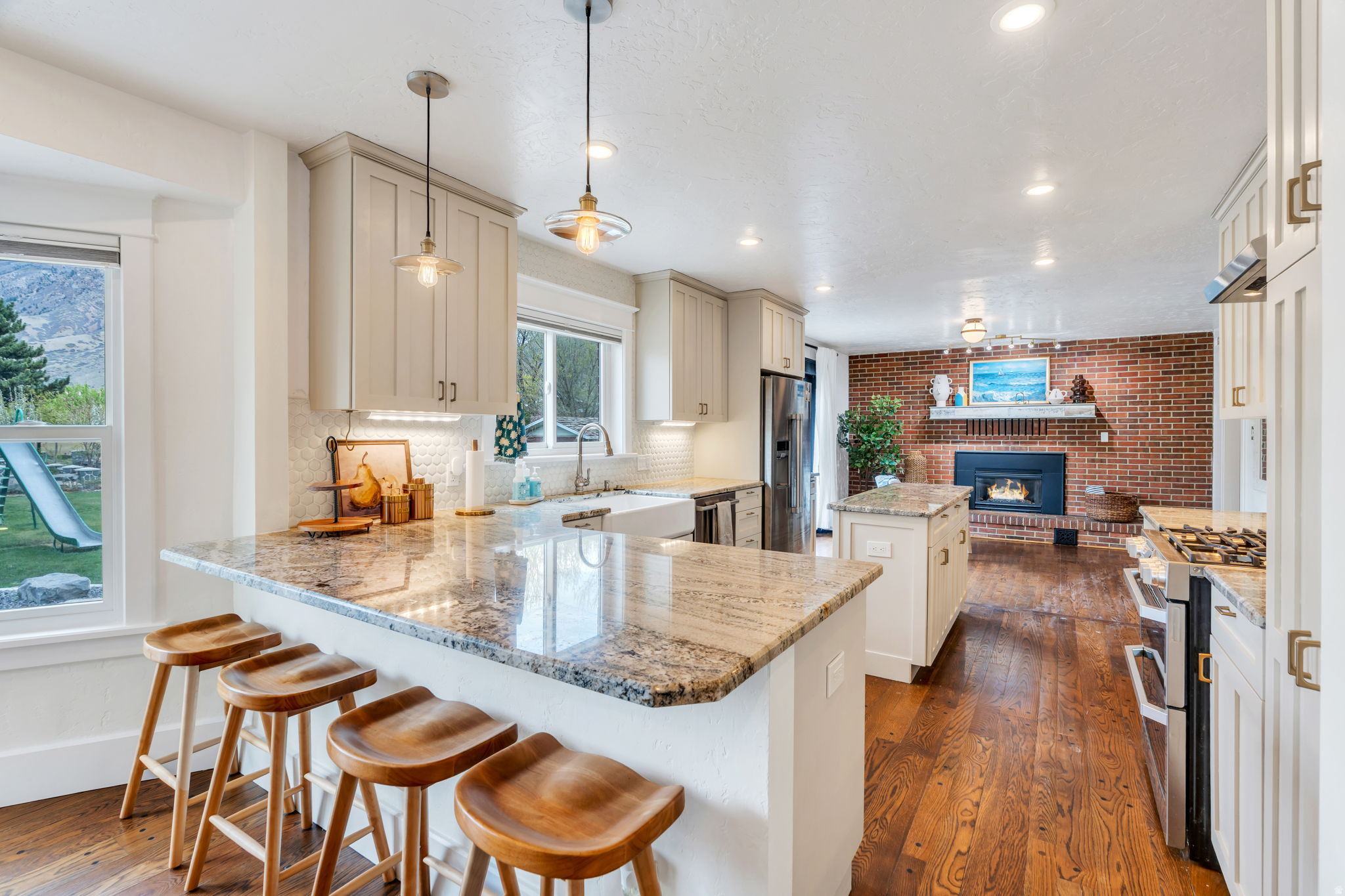 HIGHLAND MANOR ESTATES - Residential