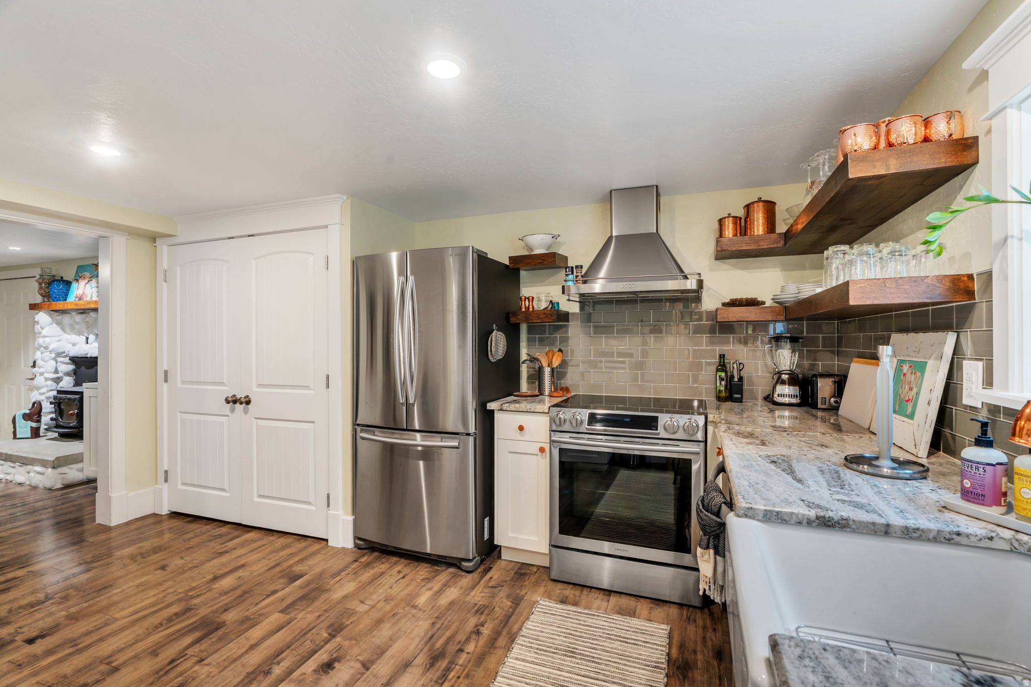 HIGHLAND MANOR ESTATES - Residential