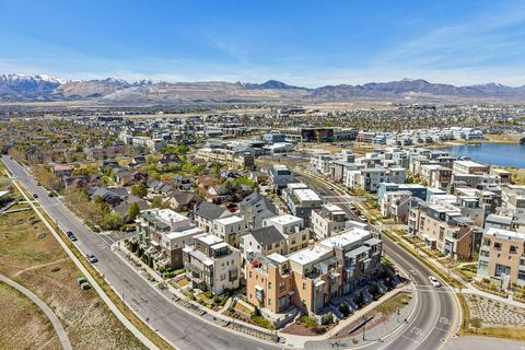 Tiny photo for 11271 S HIGH CREST LN, South Jordan, UT 84009 (MLS # 2148567)