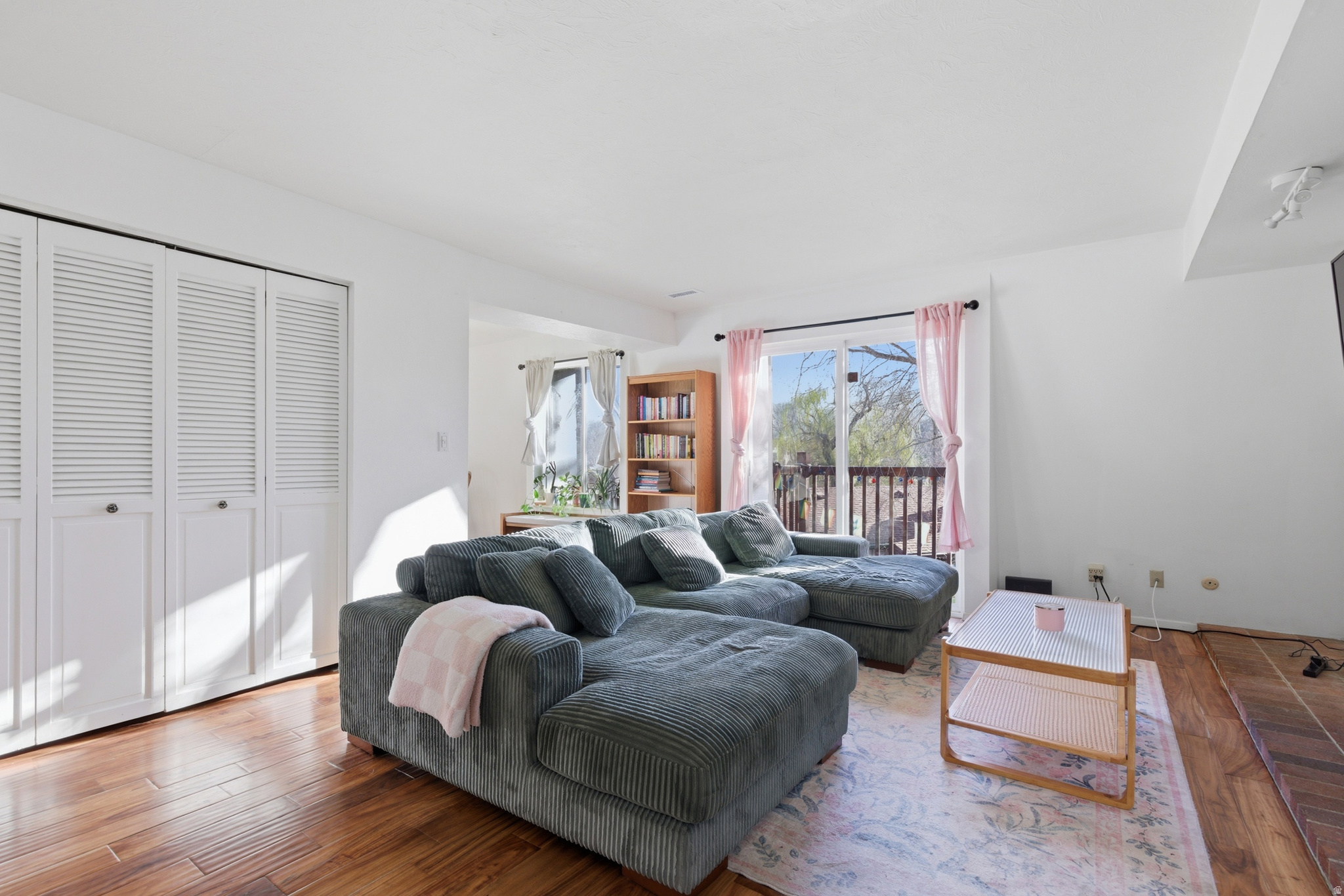 THE WILLOWS - Residential