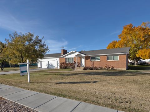 2132 W 800 N Clinton UT 84015