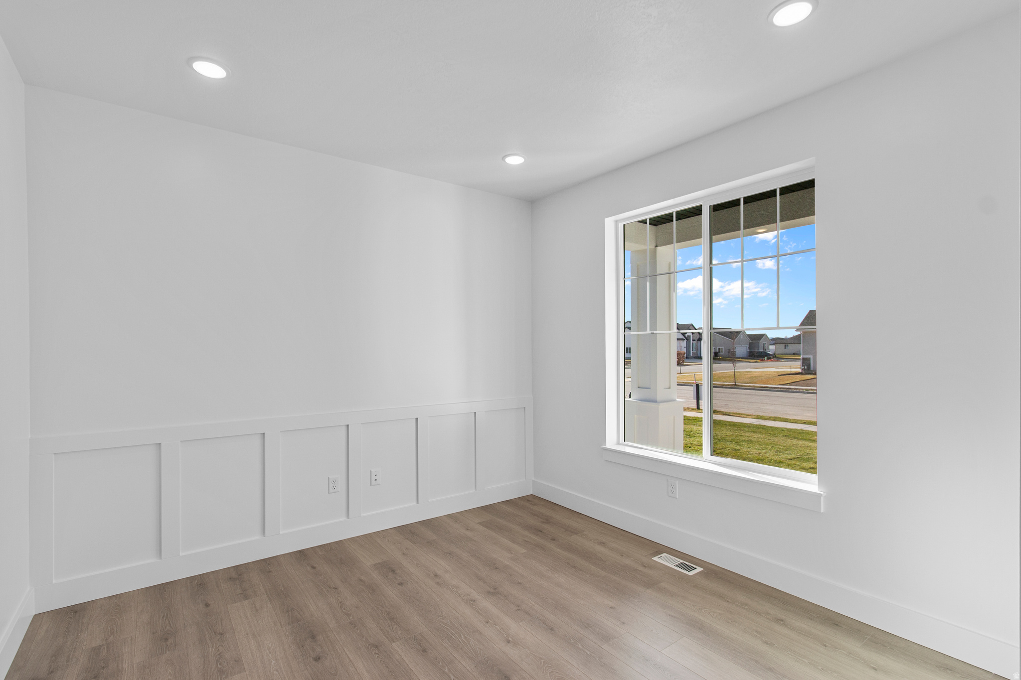 RIVER'S EDGE - Residential