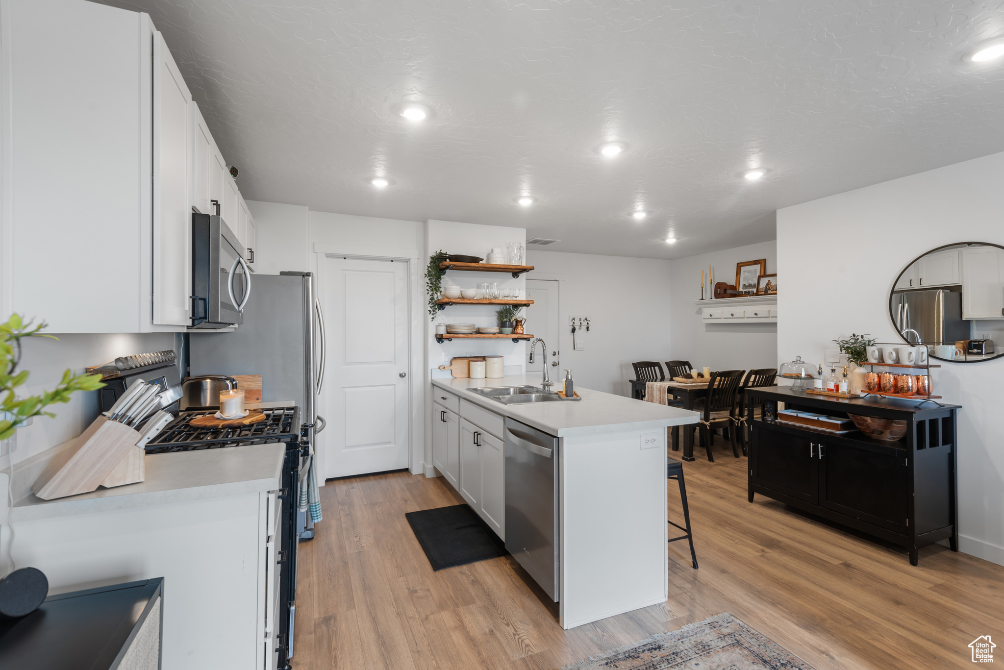 265 E SERENITY AVE 1004