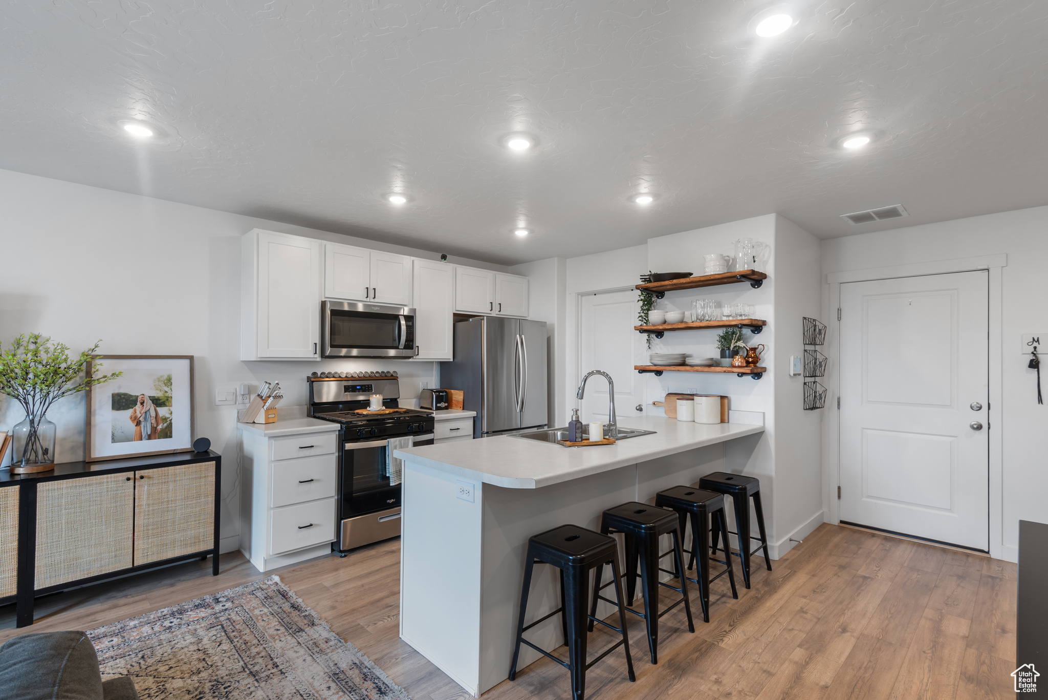 265 E SERENITY AVE 1004