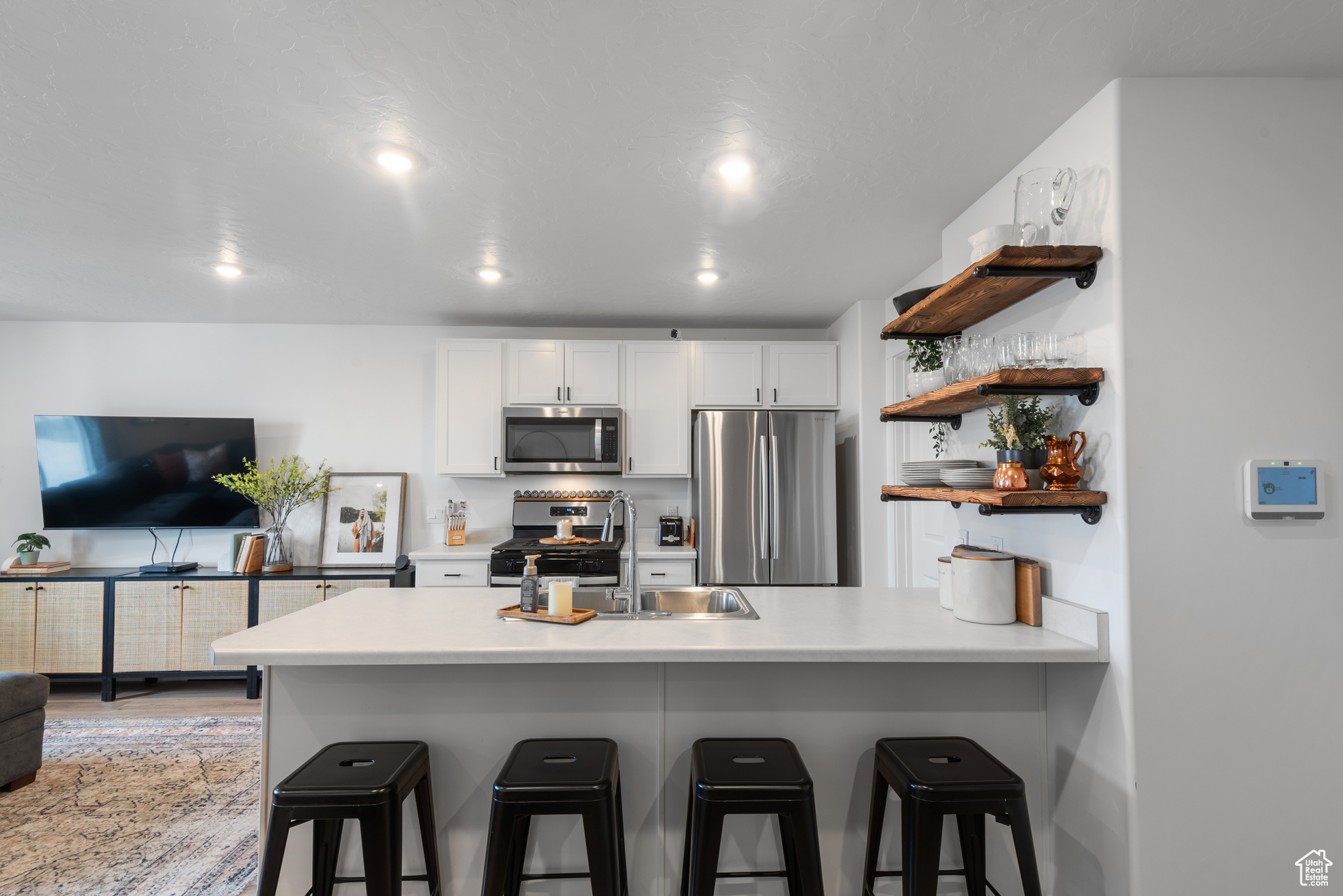 265 E SERENITY AVE 1004