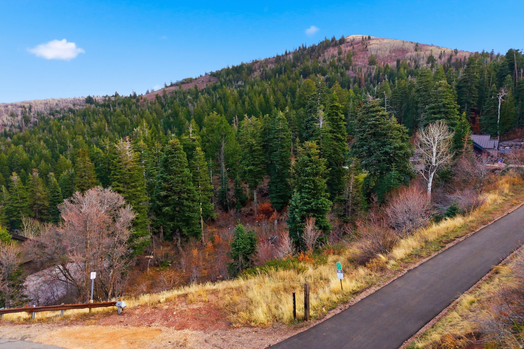 PINERIDGE SUBDIVISION - Land