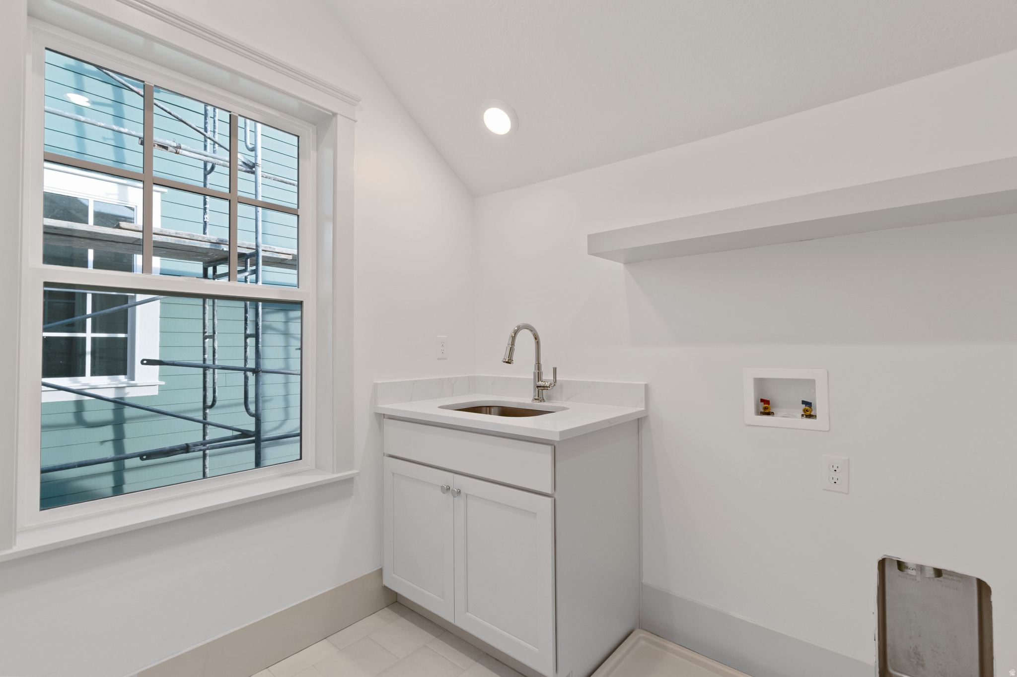 DAYBREAK - Residential