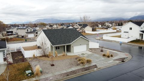 Photo of 4264 W 6025 S, Roy, UT 84067 (MLS # 2136156)