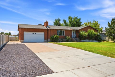 Tiny photo for 2513 W 1300 N, Clinton, UT 84015 (MLS # 2178146)