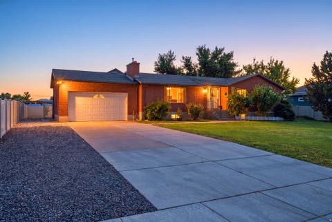 Photo of 2513 W 1300 N, Clinton, UT 84015 (MLS # 2178146)