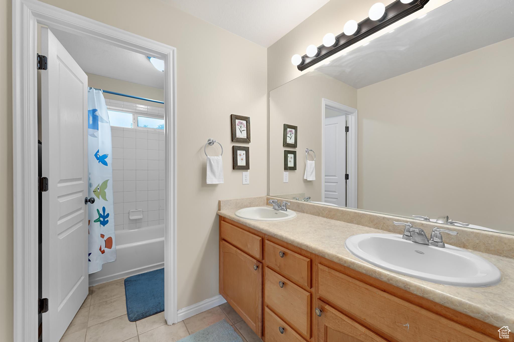 CARRARA VILLAS - Residential