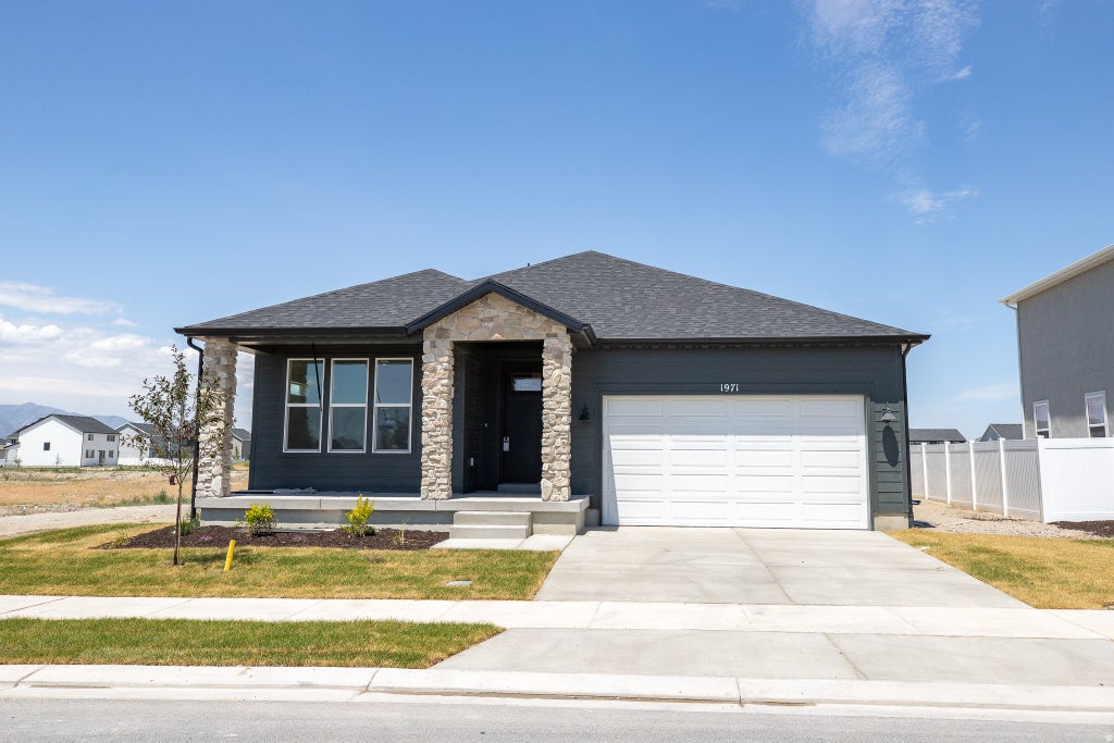 Photo of 1971 E HARLEQUIN AVENUE LOT Ave #4231, Eagle Mountain, UT 84005 (MLS # 2178954)