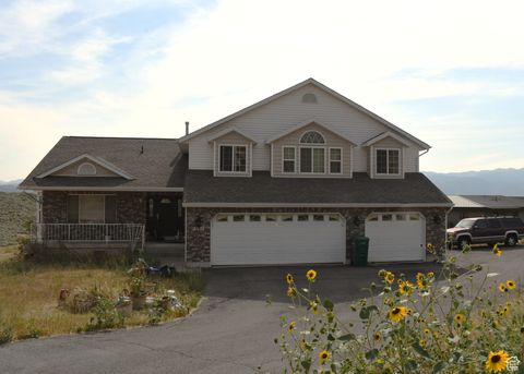 Photo of 8927 PINEVIEW DR, Huntsville, UT 84317 (MLS # 2103043)