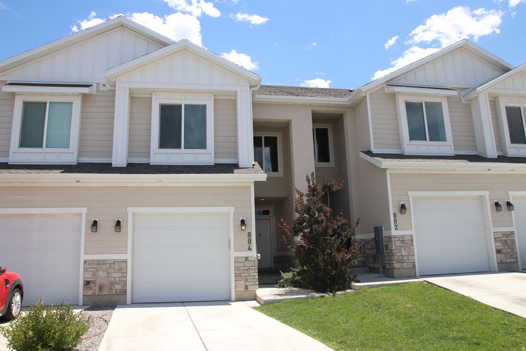 Photo of 884 N GLEN EAGLE CT, Tooele, UT 84074 (MLS # 2169747)