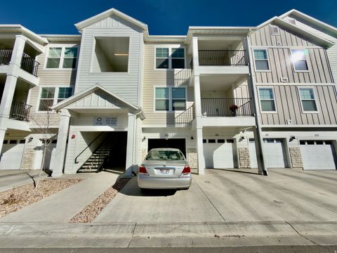 Photo of 1772 N BUCKEYE WAY #303, Saratoga Springs, UT 84045 (MLS # 2131274)