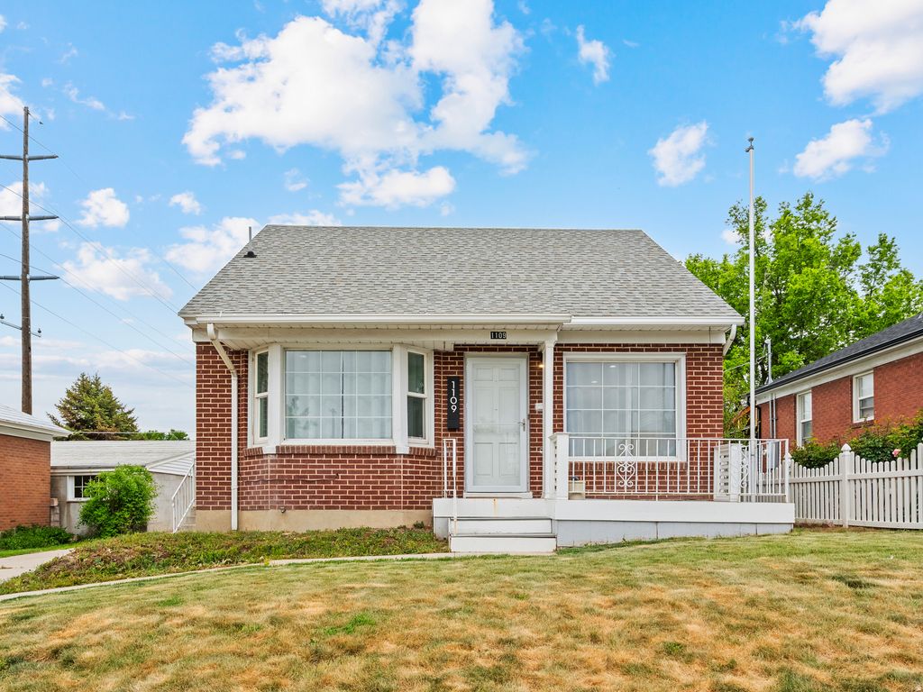 Photo of 1109 E HUDSON AVE S, Salt Lake City, UT 84106 (MLS # 2156649)