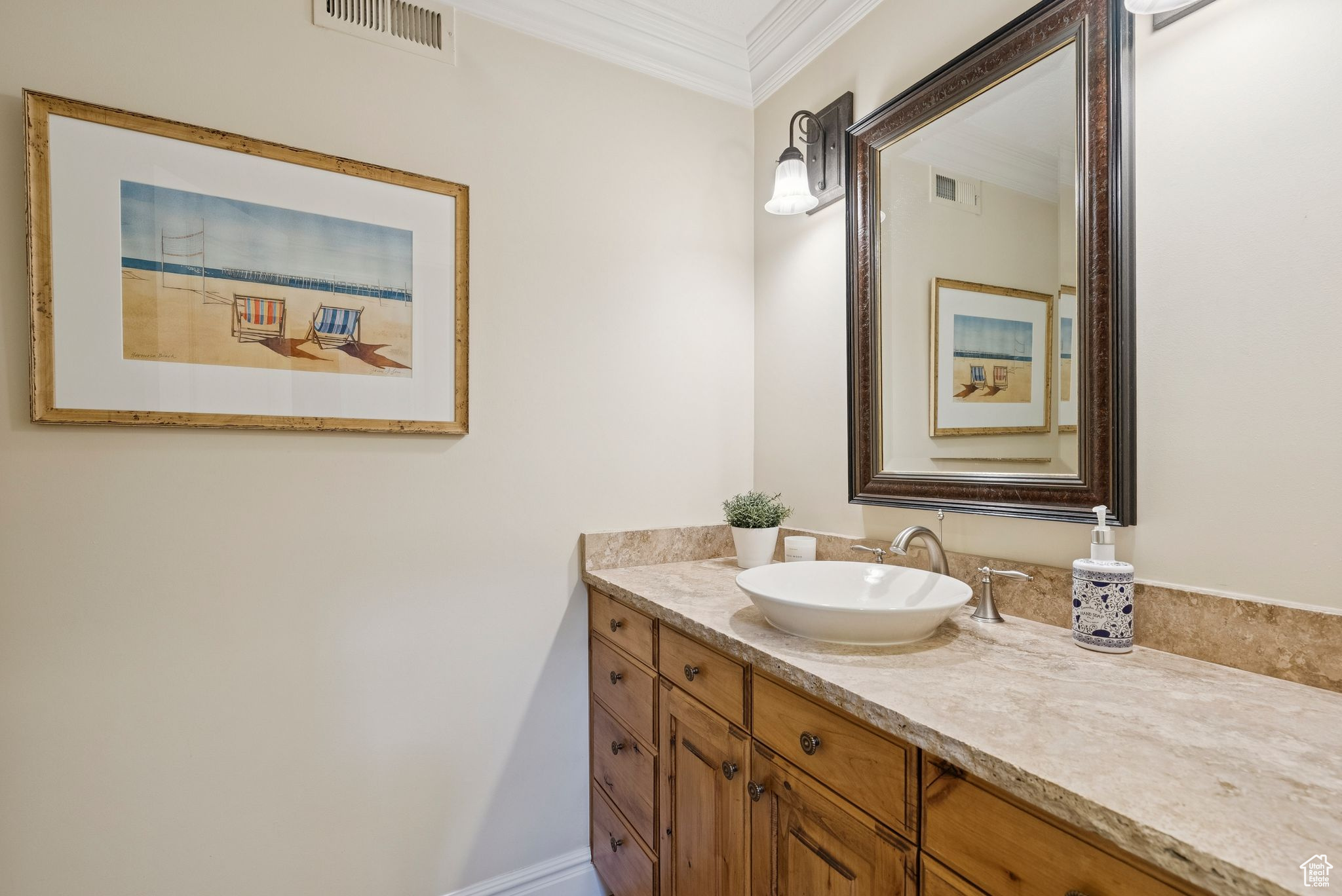 Holladay, Utah 84117, United States, 5 Bedrooms Bedrooms, ,3 BathroomsBathrooms,Residential,Pending,145138