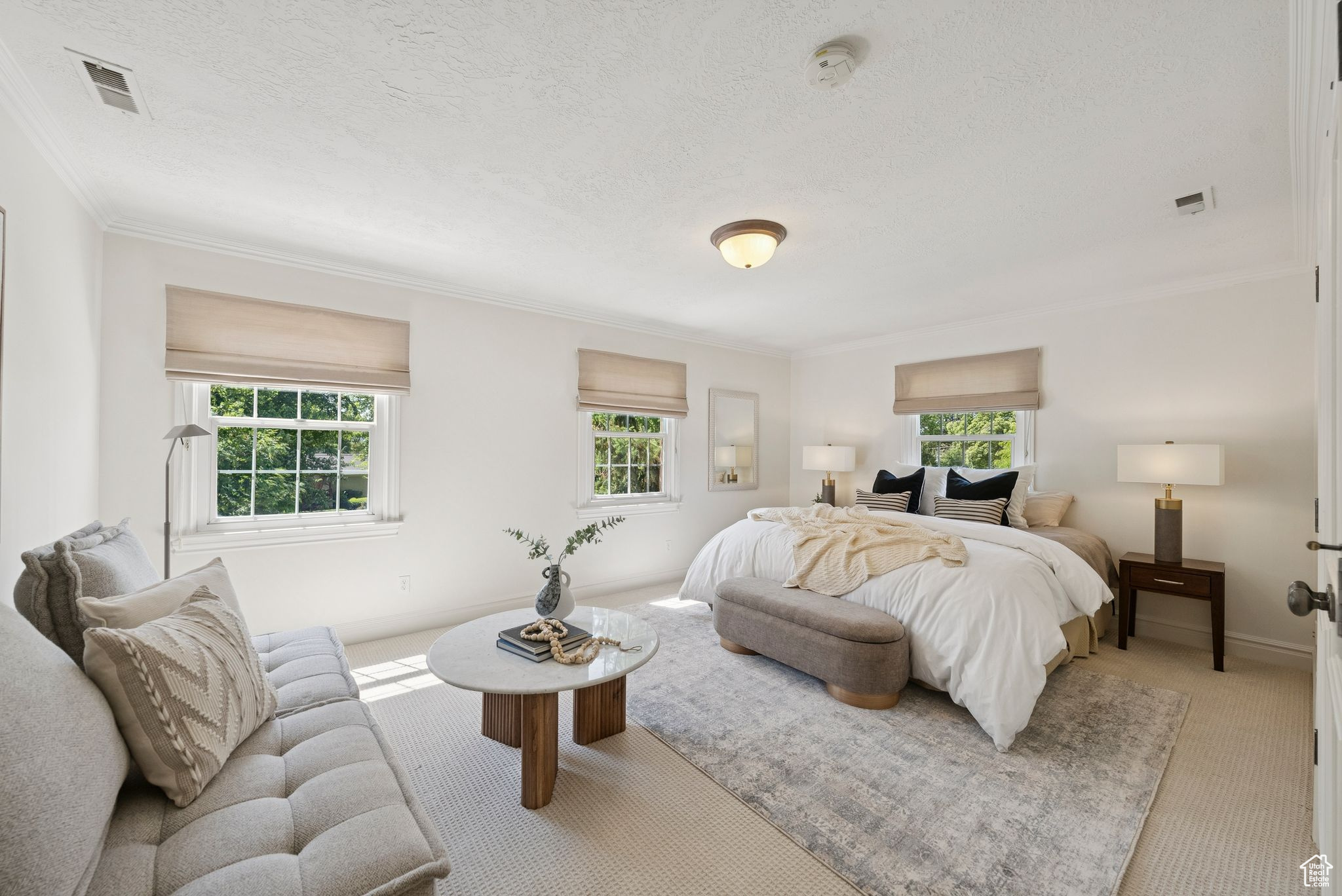 Holladay, Utah 84117, United States, 5 Bedrooms Bedrooms, ,3 BathroomsBathrooms,Residential,Pending,145138