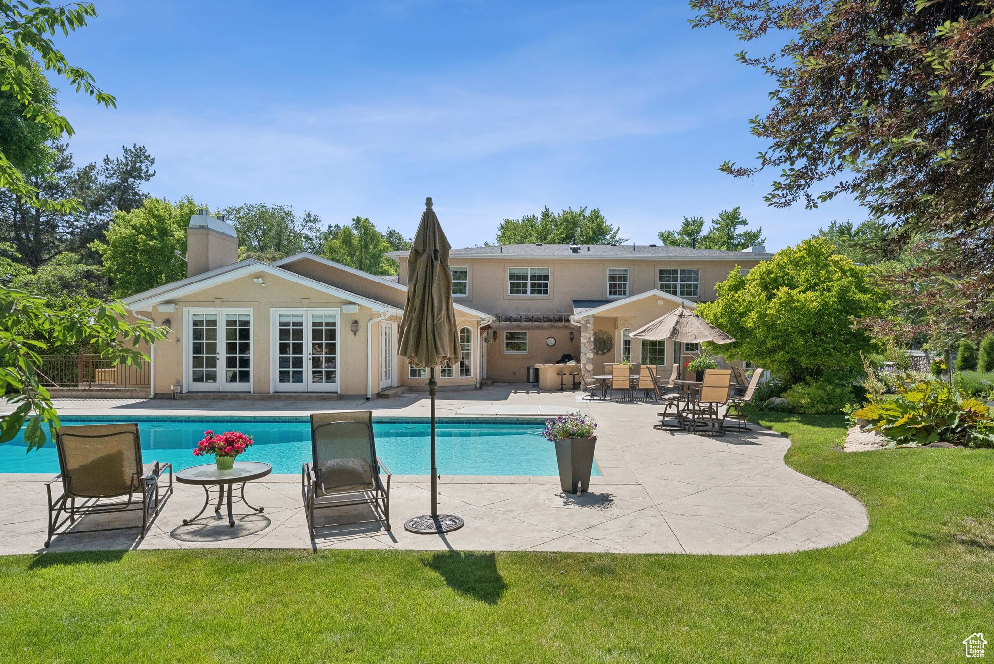 Holladay, Utah 84117, United States, 5 Bedrooms Bedrooms, ,3 BathroomsBathrooms,Residential,Pending,145138