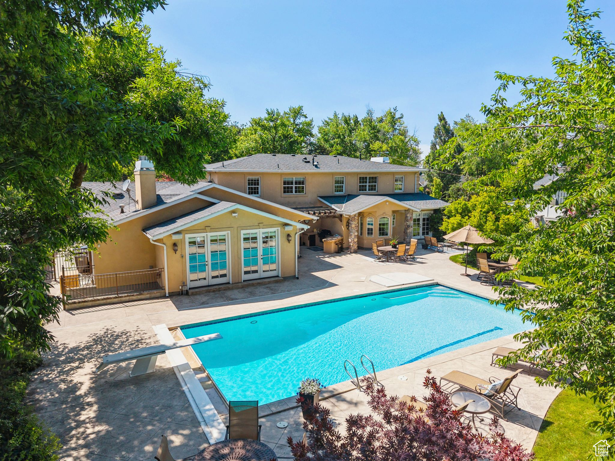 Holladay, Utah 84117, United States, 5 Bedrooms Bedrooms, ,3 BathroomsBathrooms,Residential,Pending,145138