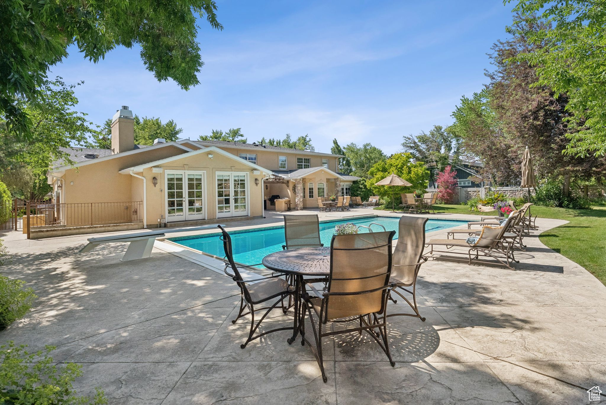 Holladay, Utah 84117, United States, 5 Bedrooms Bedrooms, ,3 BathroomsBathrooms,Residential,Pending,145138