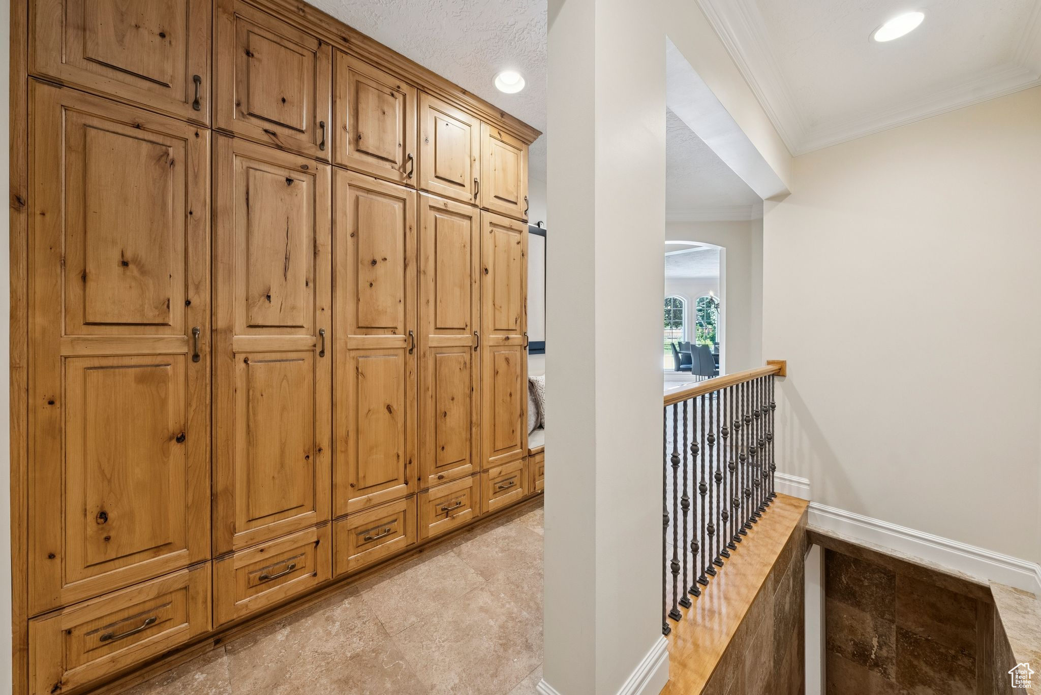 Holladay, Utah 84117, United States, 5 Bedrooms Bedrooms, ,3 BathroomsBathrooms,Residential,Pending,145138