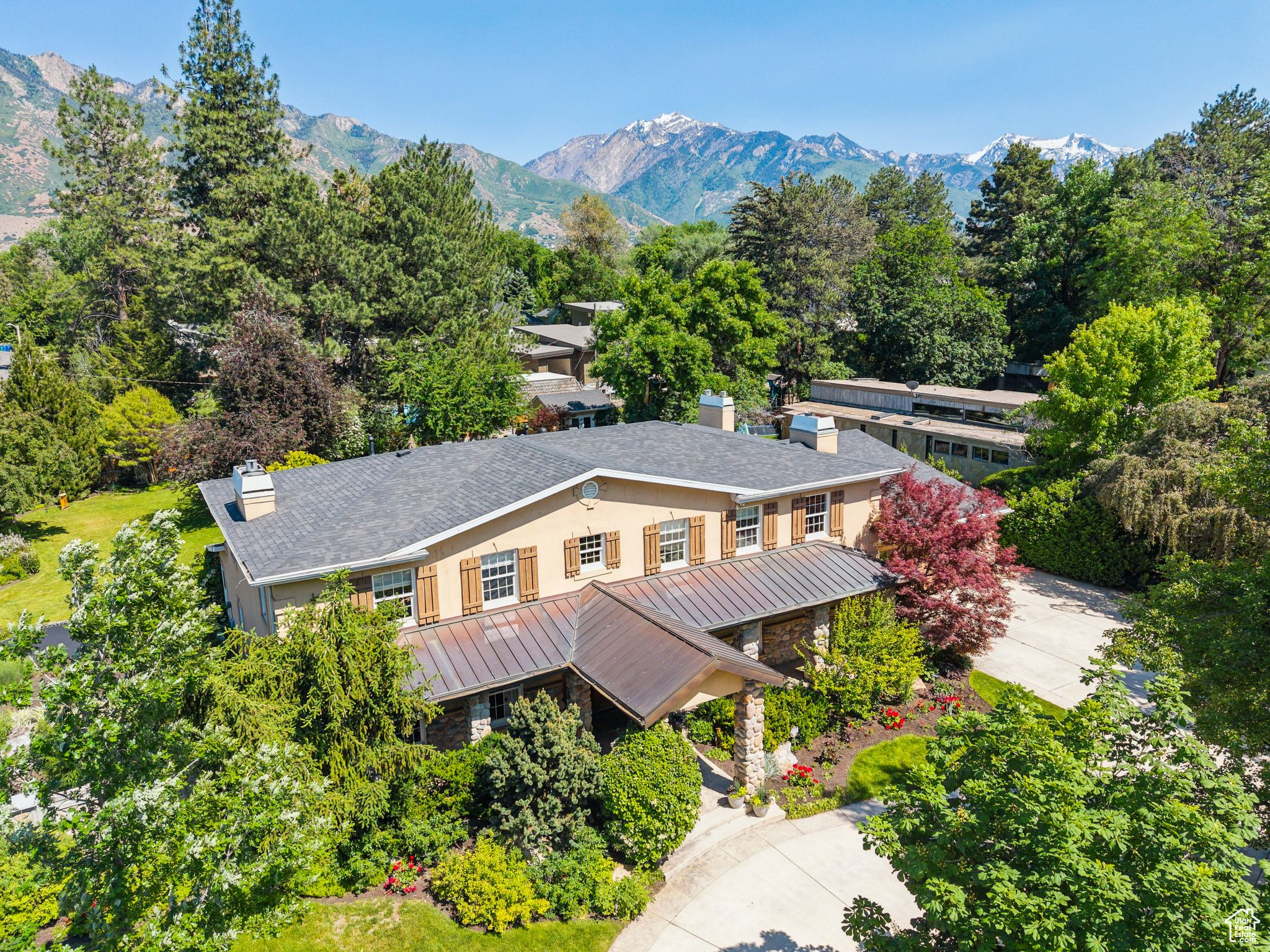 Holladay, Utah 84117, United States, 5 Bedrooms Bedrooms, ,3 BathroomsBathrooms,Residential,Pending,145138