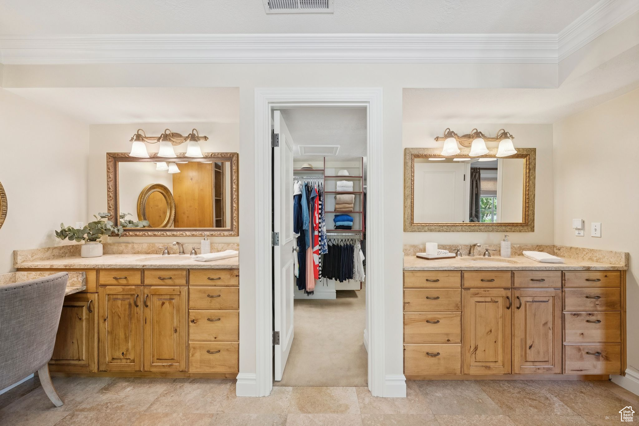 Holladay, Utah 84117, United States, 5 Bedrooms Bedrooms, ,3 BathroomsBathrooms,Residential,Pending,145138