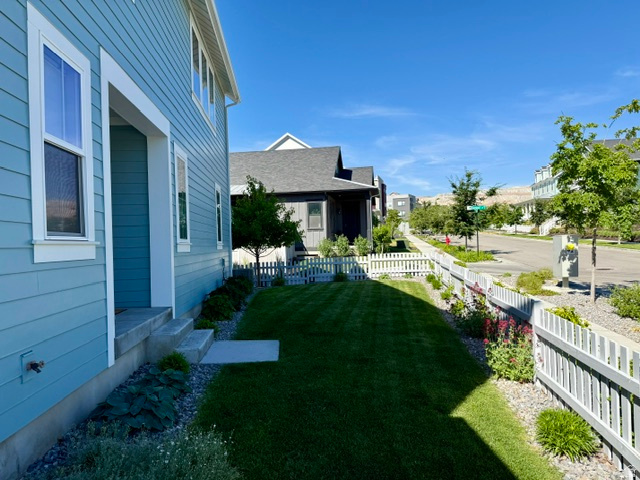 DAYBREAK - Residential