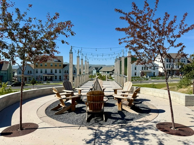 DAYBREAK - Residential