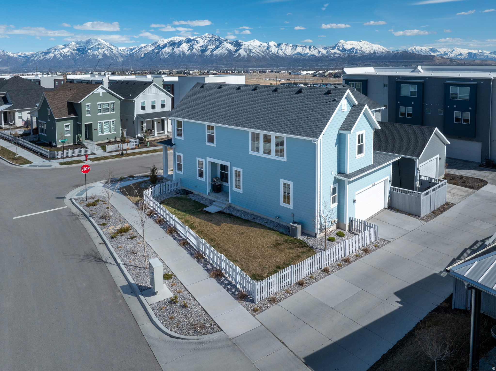 DAYBREAK - Residential