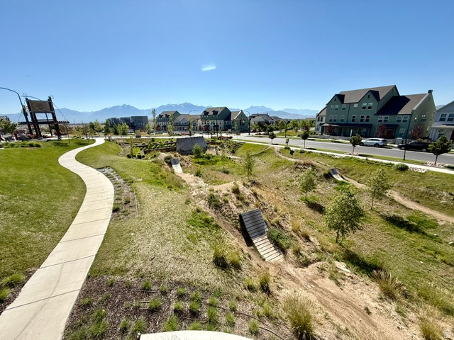 DAYBREAK - Residential