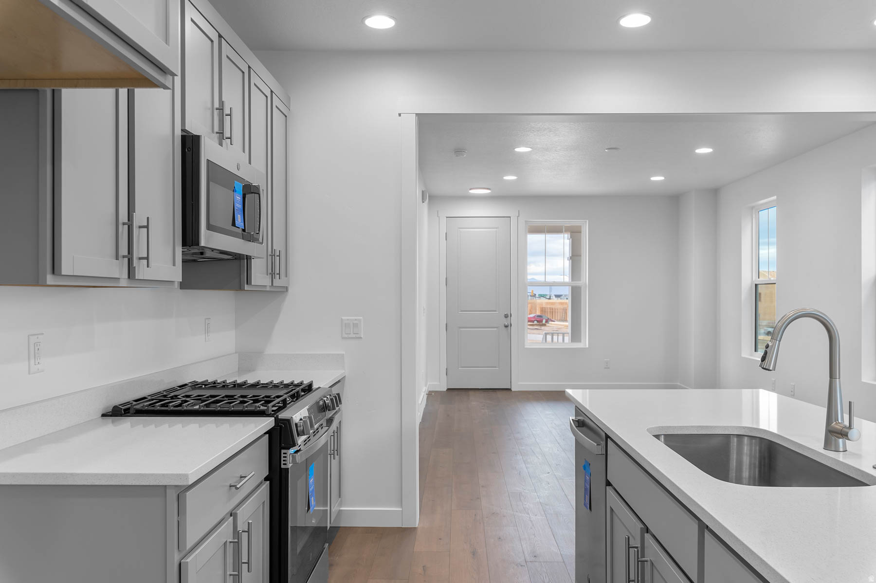 DAYBREAK WATERMARK 392 - Residential