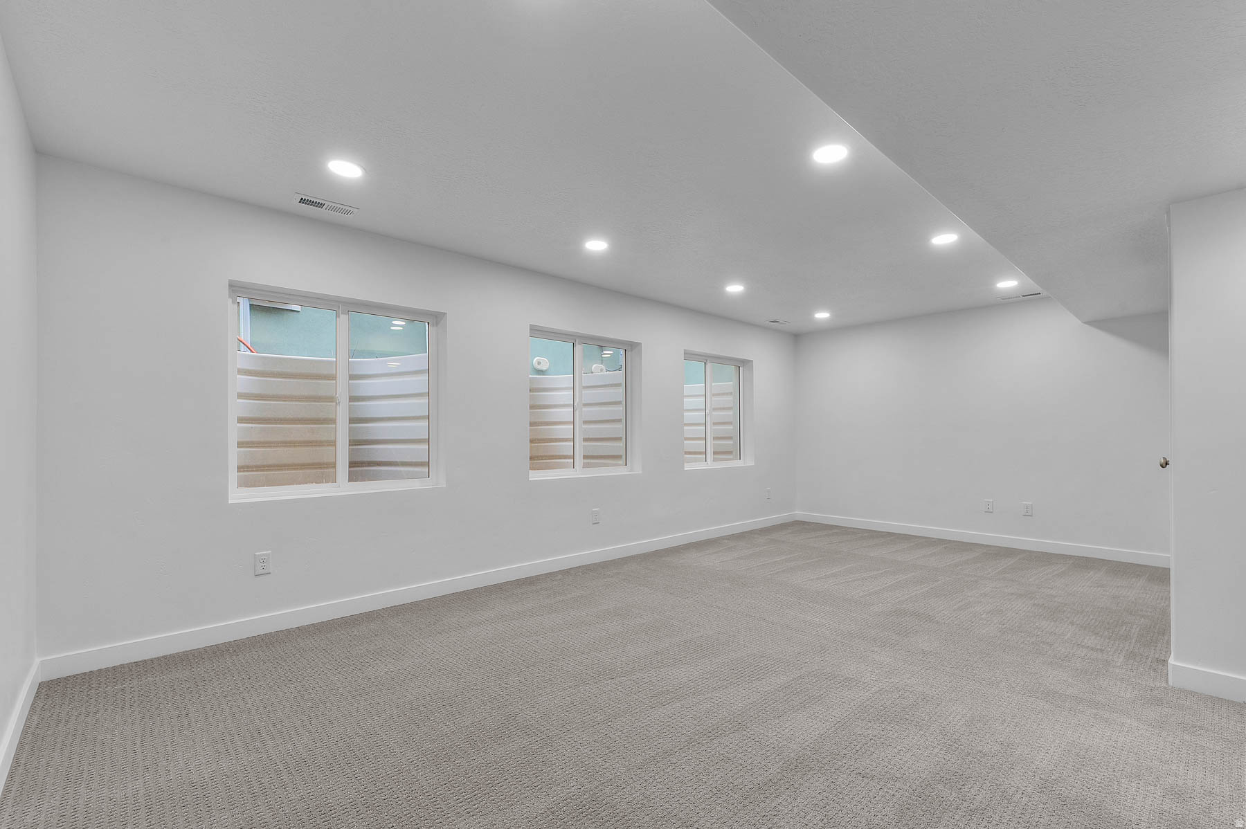 DAYBREAK WATERMARK 392 - Residential