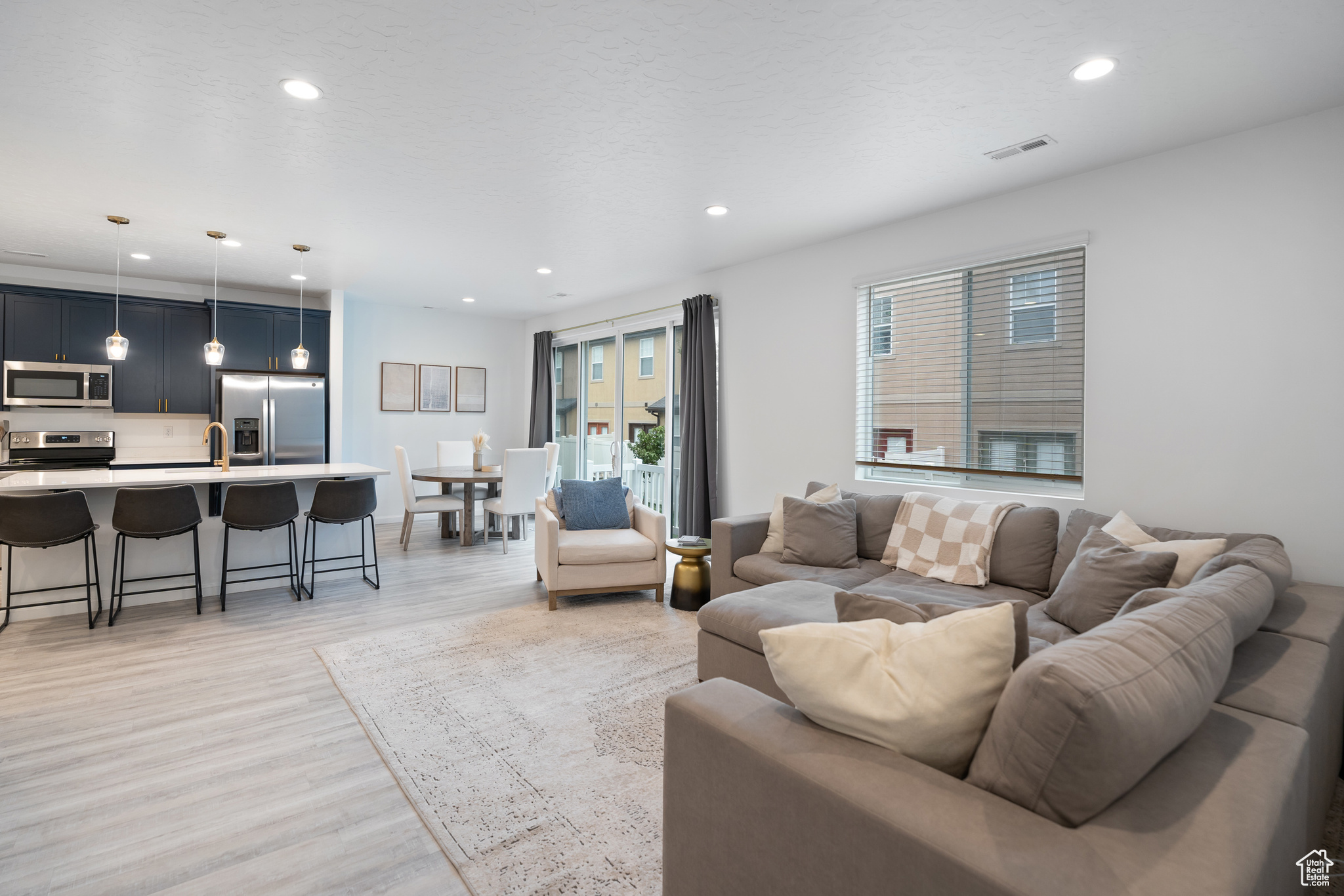 HIDDEN SPRINGS - Residential