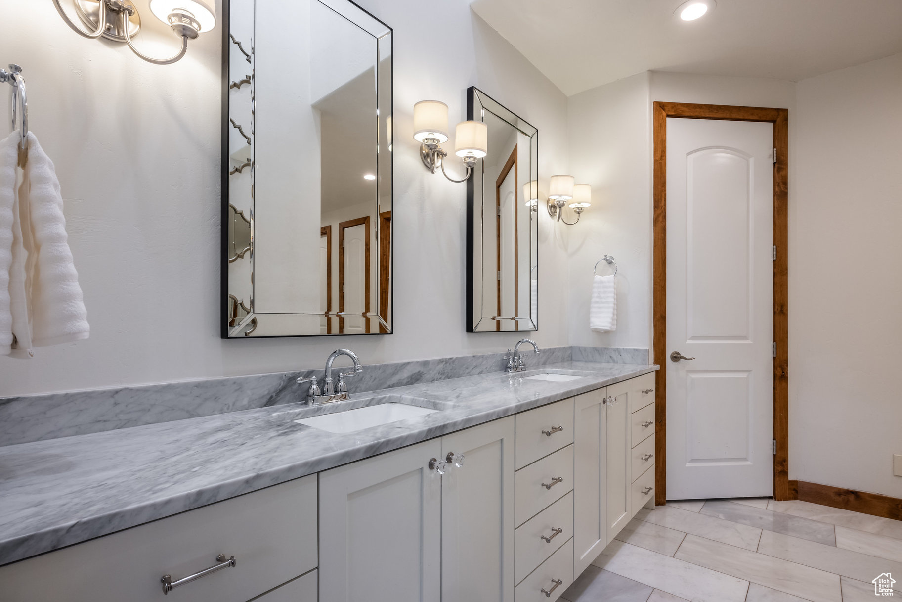 TWIN RIVERS ESTATES - Residential